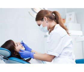 Особливості надання стоматологічної допомоги пацієнтам зі злоякісними пухлинами (огляд літератури)